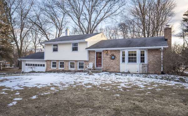 17865 Maple Tree Ln, Brookfield, WI 53045