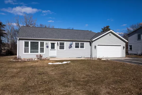 17734 W West View Ln, New Berlin, WI 53146