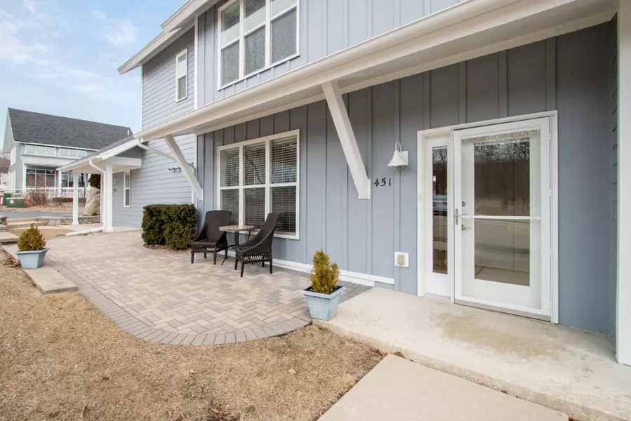 451 Mill St, Fontana, WI 53125