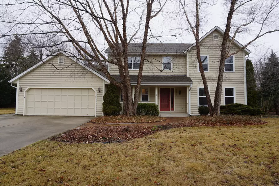 7533 S Drake Ln, Franklin, WI 53132