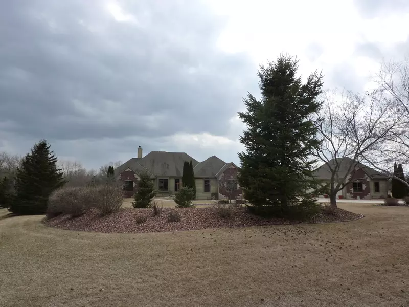 W375S2371 Gramling Cir, Ottawa, WI 53118