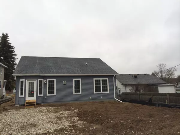 Greenfield, WI 53221,3629 S 33rd St