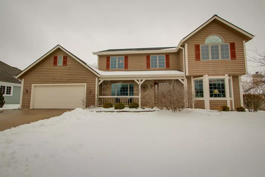 W71N395 Cedar Pointe Ave, Cedarburg, WI 53012