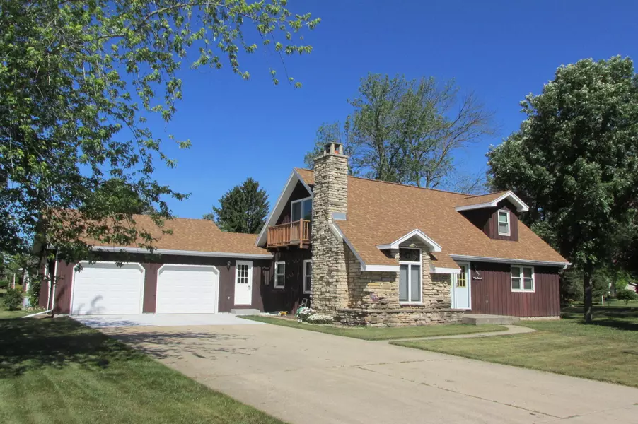 405 S 5th St, Cedar Grove, WI 53013