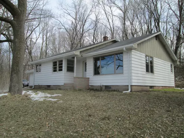 N2498 Resthaven Rd, Ashippun, WI 53078