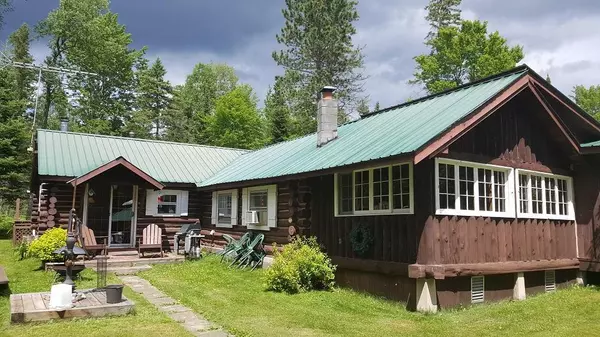 8568 Wozniak RD, Armstrong Creek, WI 54103