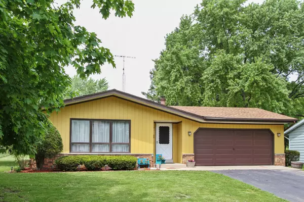 424 Hartwell St, Elkhorn, WI 53121