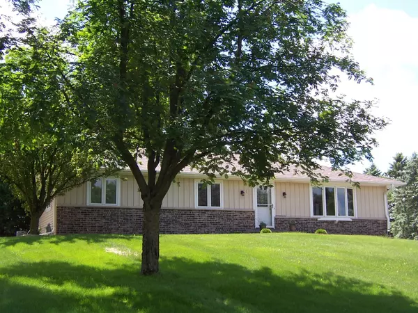 N50W22379 Roberta Dr, Lisbon, WI 53089