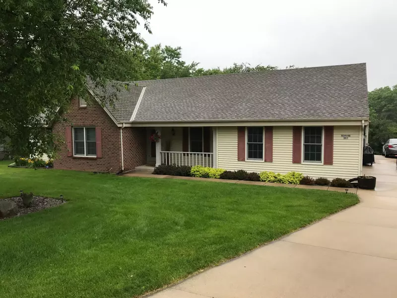 S67W29390 Valley Woods Pass, Mukwonago, WI 53149