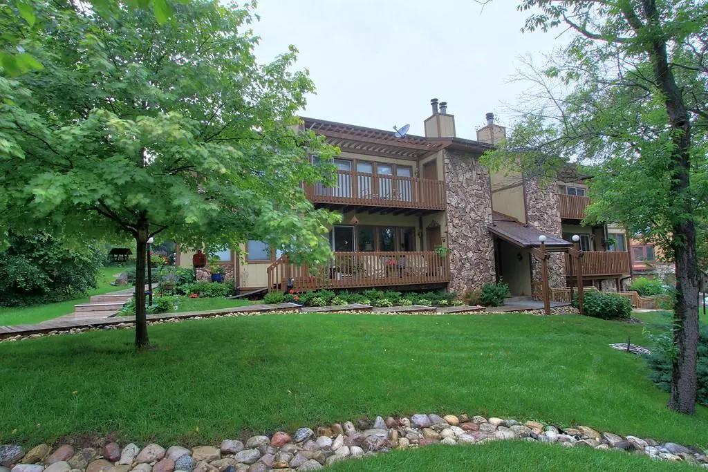 Lake Geneva, WI 53147,818 Kendall Ln Unit 4A