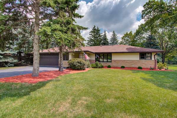 3960 N 169th St, Brookfield, WI 53005