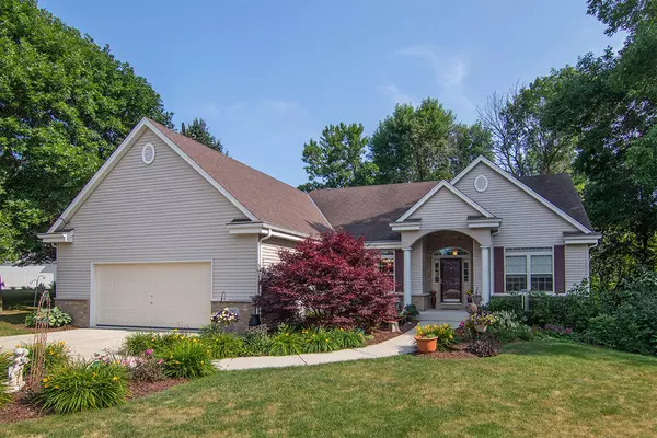 207 Lexington CT,  Sheboygan Falls,  WI 53085