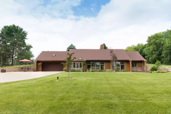 7400 Druid Lake Rd, Erin, WI 53027