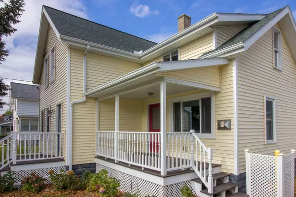 253 Center St, Randolph, WI 53956