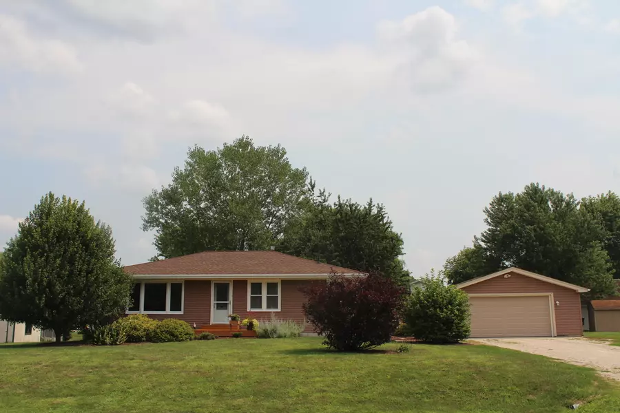 W6016 Mariner Hills Trl, La Grange, WI 53121