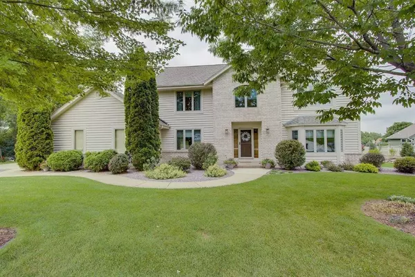 W253S7485 Forestview Ln, Vernon, WI 53189