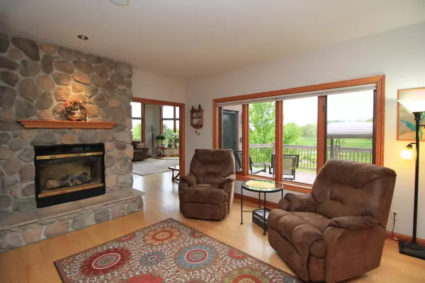 Mequon, WI 53097,4211 W Ravenwood Ct