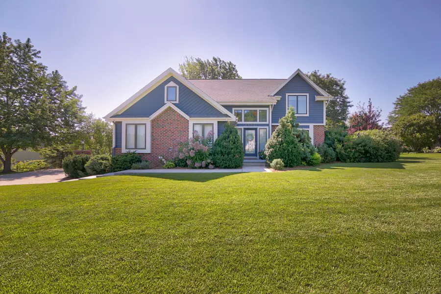 4650 Shagbark Ln, Brookfield, WI 53005