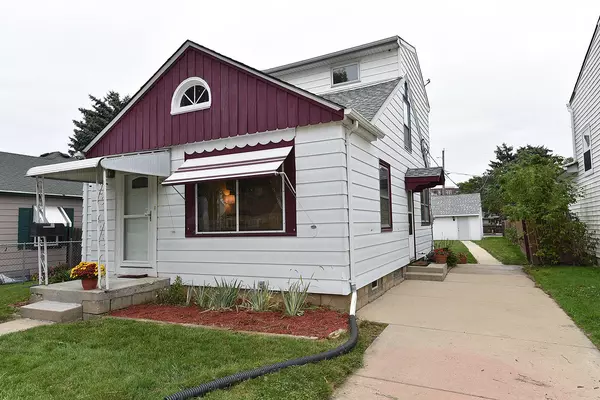 3916 S Kirkwood Ave, Saint Francis, WI 53235