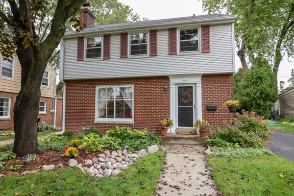 7736 Stickney Ave, Wauwatosa, WI 53213