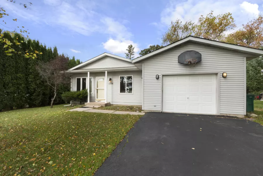 1106 Bailey Rd, Delavan, WI 53115