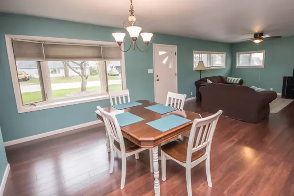7149 W Allerton Ave, Greenfield, WI 53220