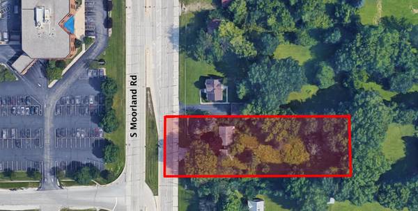 2800 S Moorland Rd, New Berlin, WI 53151