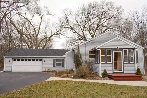 14138 N Cedarburg Rd, Mequon, WI 53097