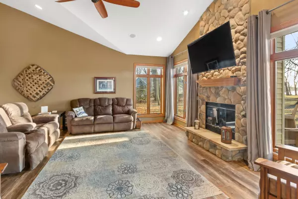 Waterford, WI 53185,5680 Island View Ct