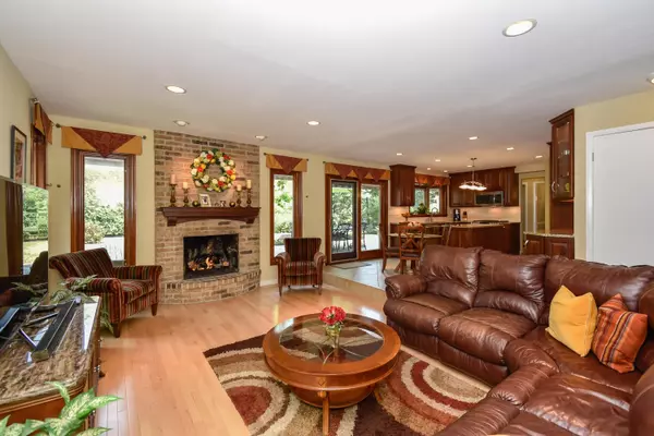 Mequon, WI 53092,12619 N Yvonne Dr