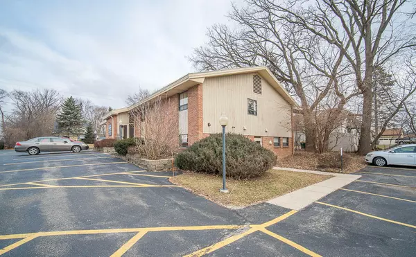 10555 W Parnell Ave, Hales Corners, WI 53130