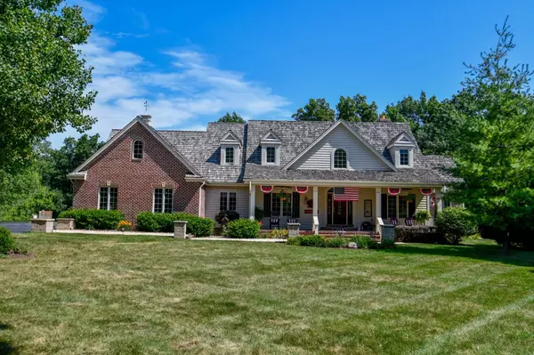W326N4714 Buckhorn Dr, Nashotah, WI 53058