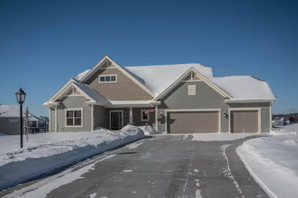 W225S8665 Lake Park Dr, Big Bend, WI 53103