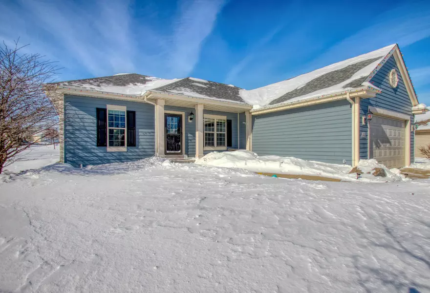 W205N17405 Spring Ridge Ct, Jackson, WI 53037