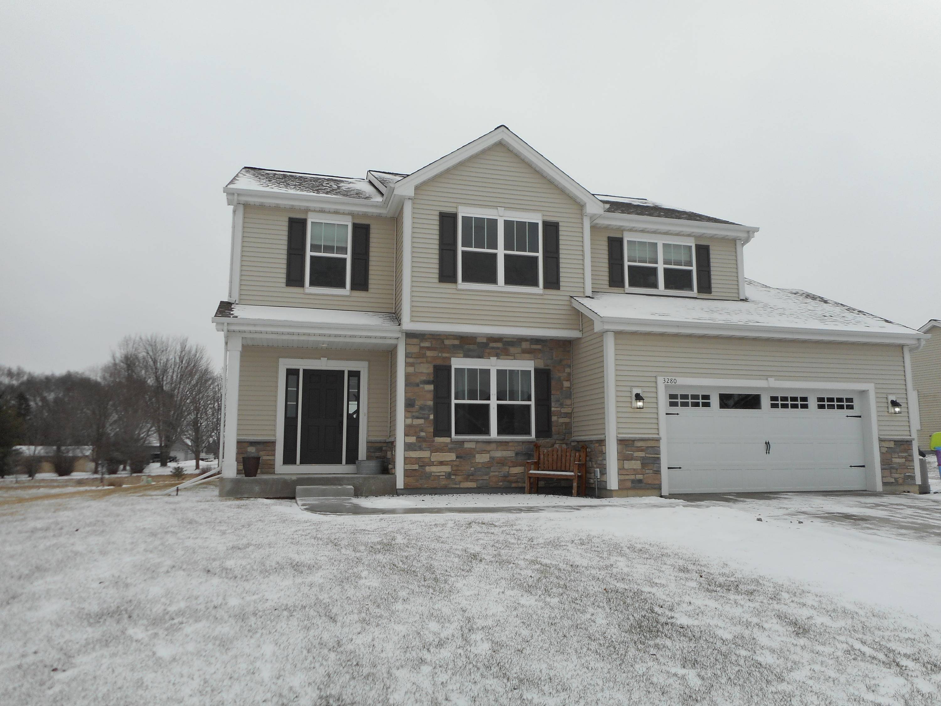 3280 Sherman Parc Cir, Jackson, WI 53037