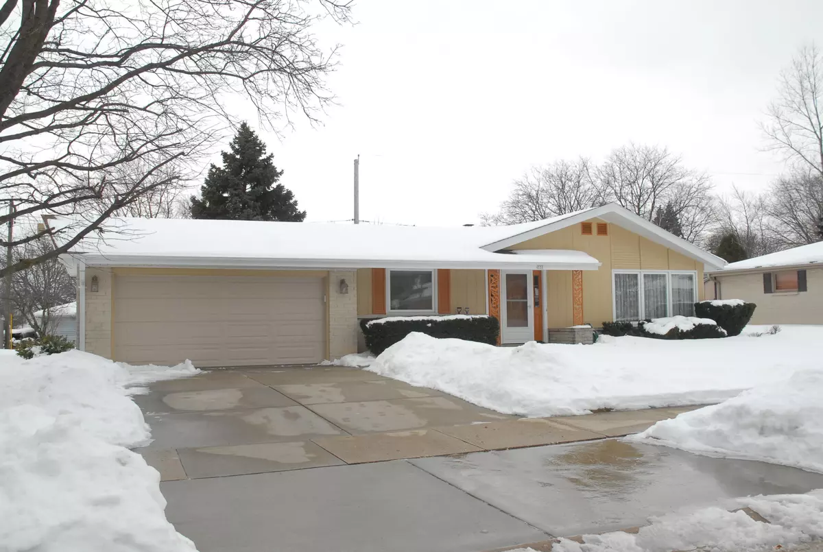 Oak Creek, WI 53154,331 E Kendale Dr