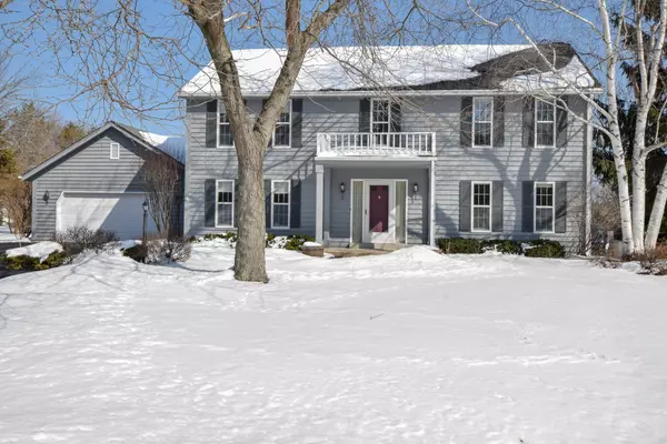 11 Cherrywood Ct, Wind Point, WI 53402