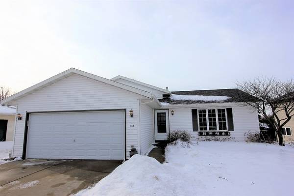 373 Broadmoore Dr, Hartford, WI 53027