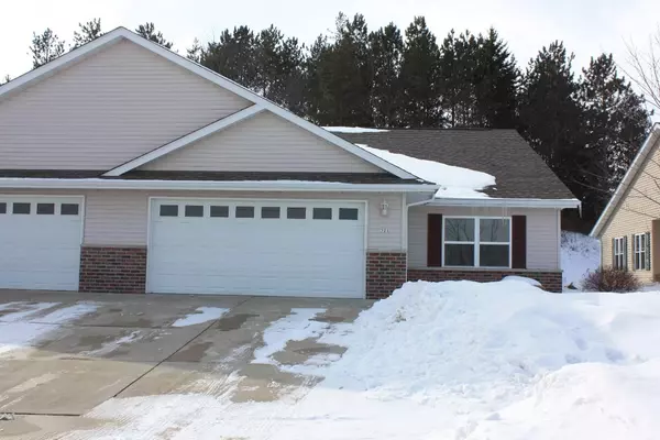 721 Prospect Dr, Kewaskum, WI 53040