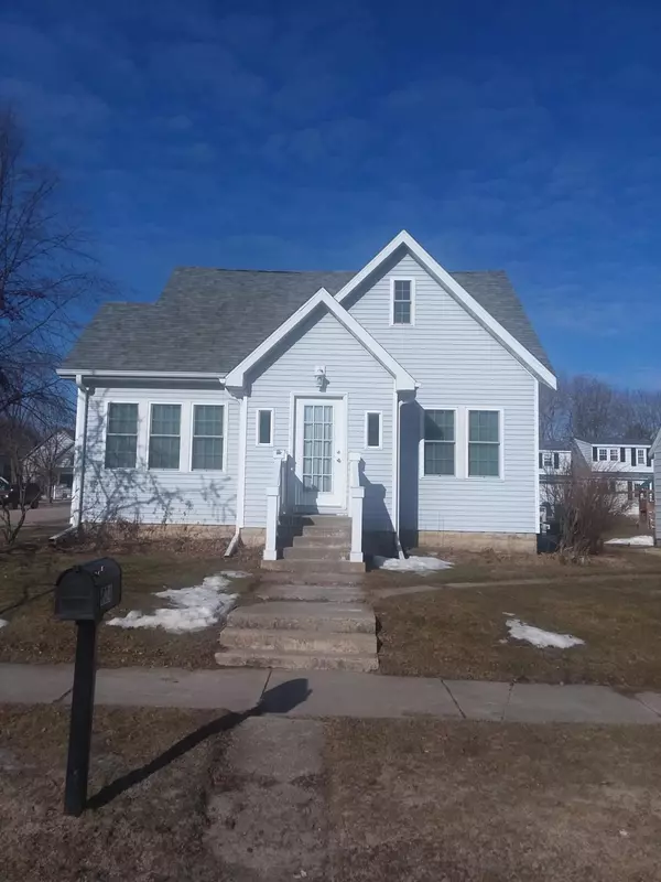 Caledonia, MN 55921,624 S Pine St