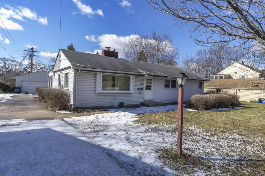 3337 W Grange Ave, Greenfield, WI 53221