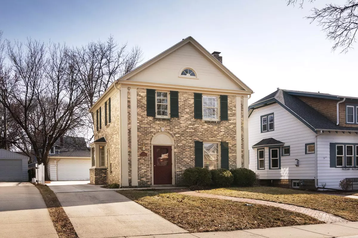 Shorewood, WI 53211,1831 E Kenmore Pl