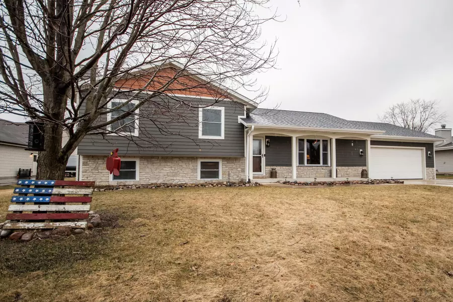 3887 Thornapple Rd, Hartford, WI 53086