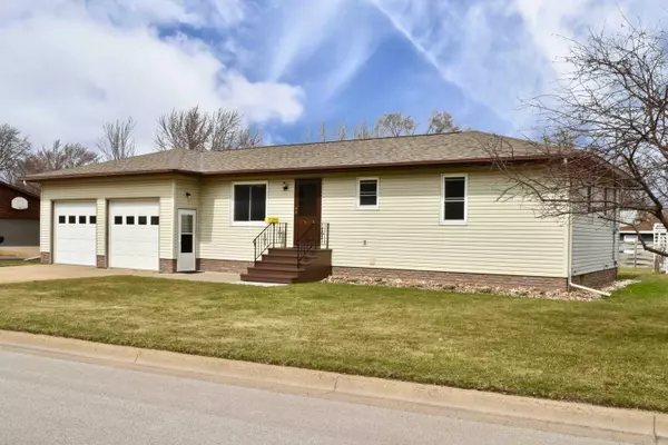 3990 N Service Dr, Goodview, MN 55987