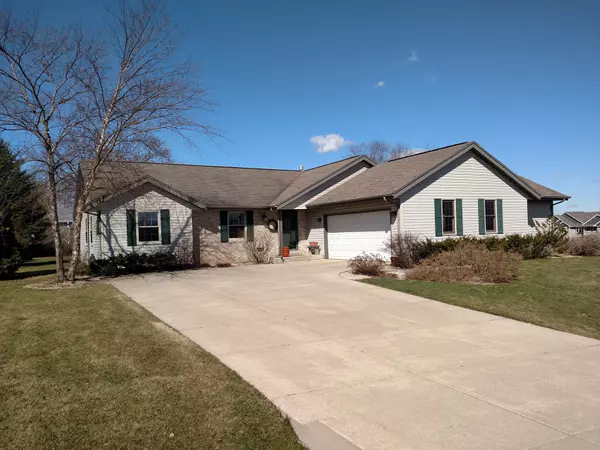 7911 S Long Meadow Dr, Oak Creek, WI 53154