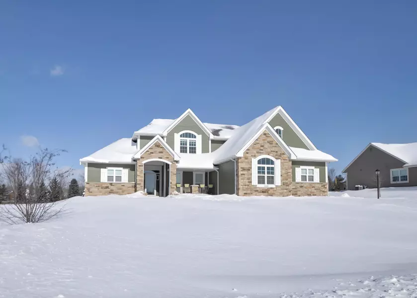 6408 Blue River Way, Caledonia, WI 53402