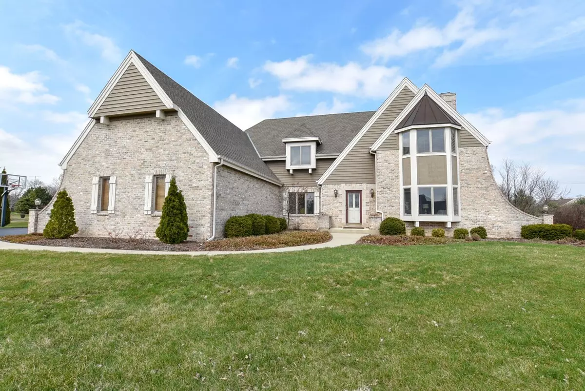 Mequon, WI 53097,8102 W Knightsbridge Dr