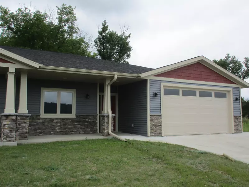 1202 Briella Ave, Rushford, MN 55971