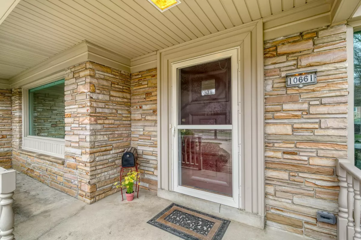 Wauwatosa, WI 53222,10661 W Grantosa Dr