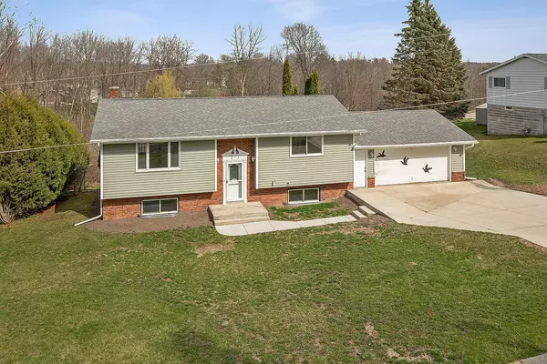 613 Lake ST, Cascade, WI 53011